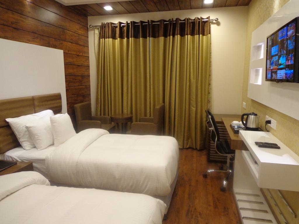 Hotel Taj Princess - Boutique Hotel Delhi Szoba fotó